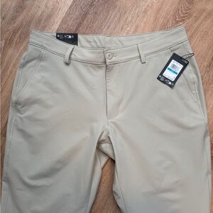Under Armour Men's Khaki UA Tech Golf Pants. NWT